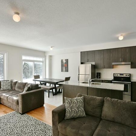 New Blue Mountain Village Snowbridge Executive Townhome Sleeps 10 With Outdoor Pool And Shuttle Nottawa Экстерьер фото