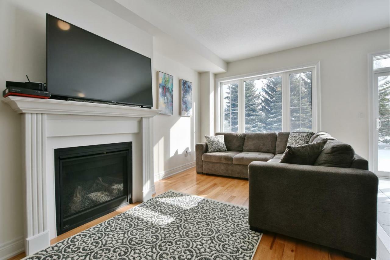 New Blue Mountain Village Snowbridge Executive Townhome Sleeps 10 With Outdoor Pool And Shuttle Nottawa Экстерьер фото