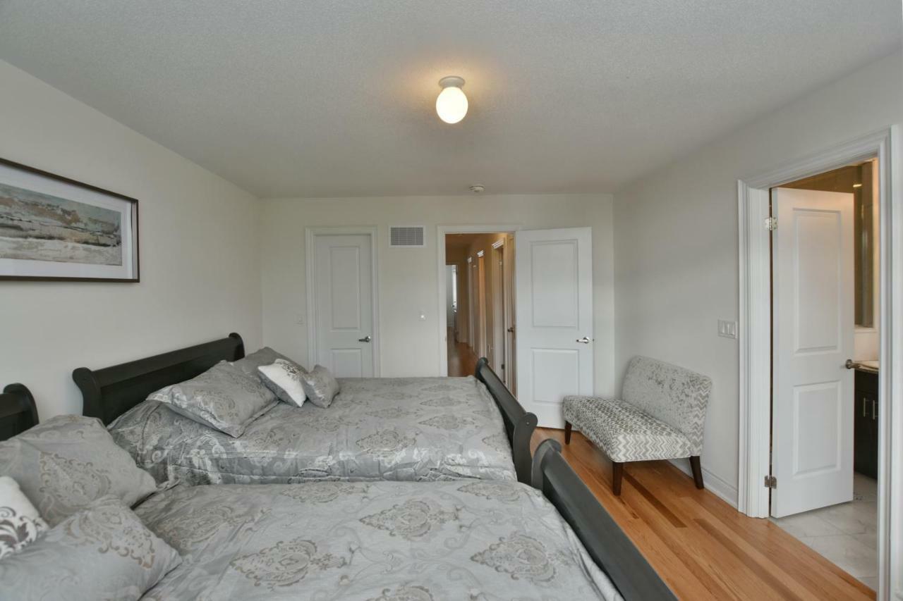 New Blue Mountain Village Snowbridge Executive Townhome Sleeps 10 With Outdoor Pool And Shuttle Nottawa Экстерьер фото