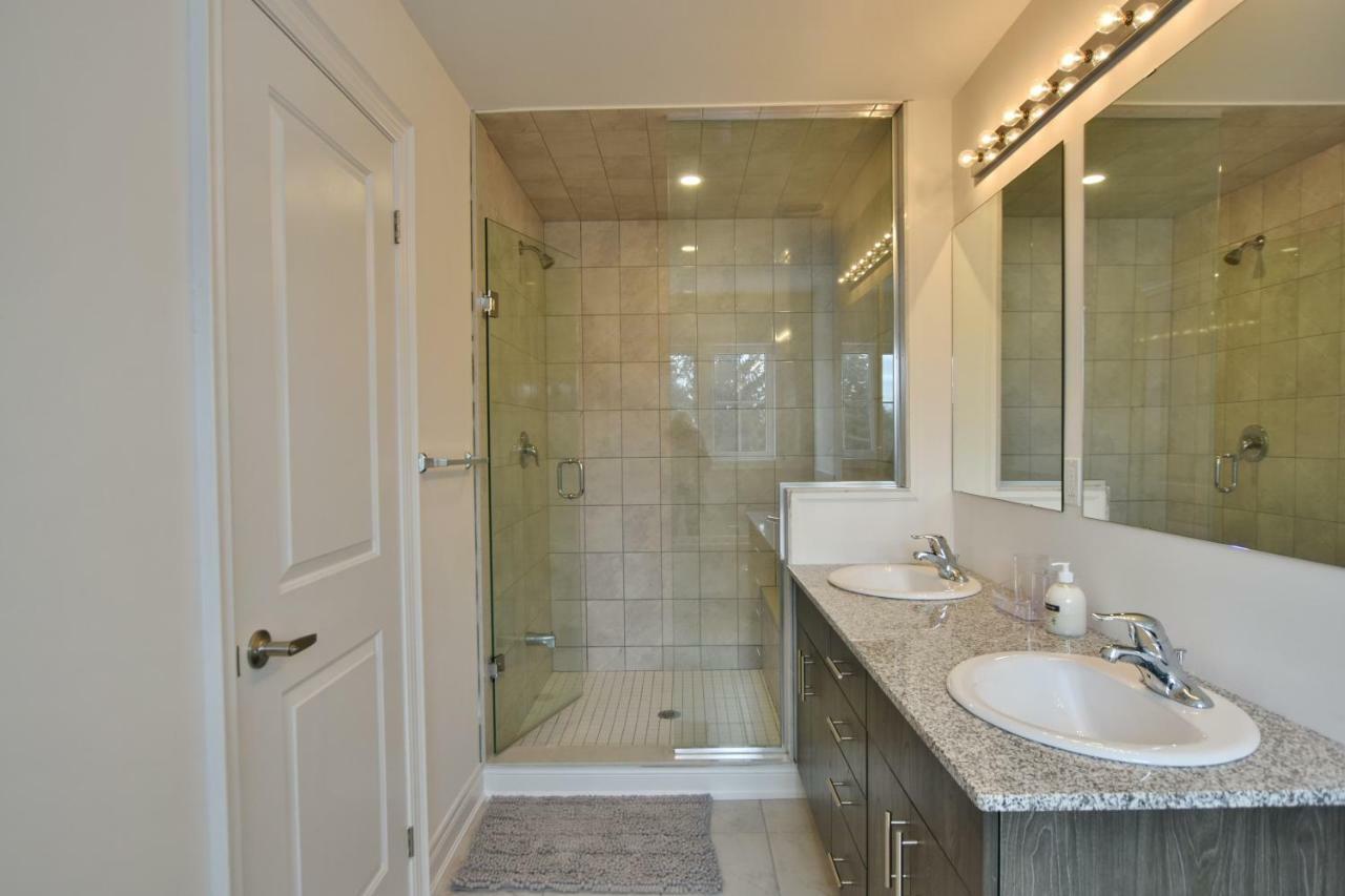 New Blue Mountain Village Snowbridge Executive Townhome Sleeps 10 With Outdoor Pool And Shuttle Nottawa Экстерьер фото