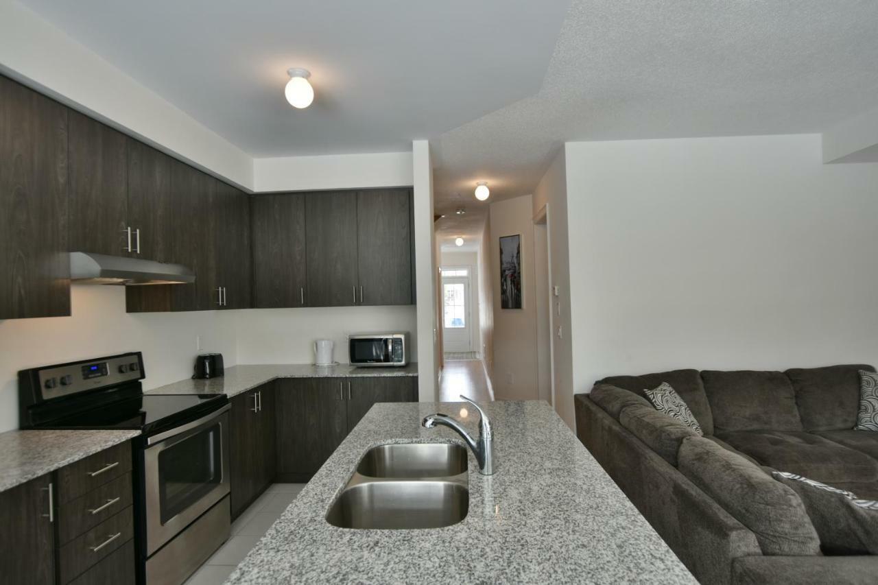 New Blue Mountain Village Snowbridge Executive Townhome Sleeps 10 With Outdoor Pool And Shuttle Nottawa Экстерьер фото