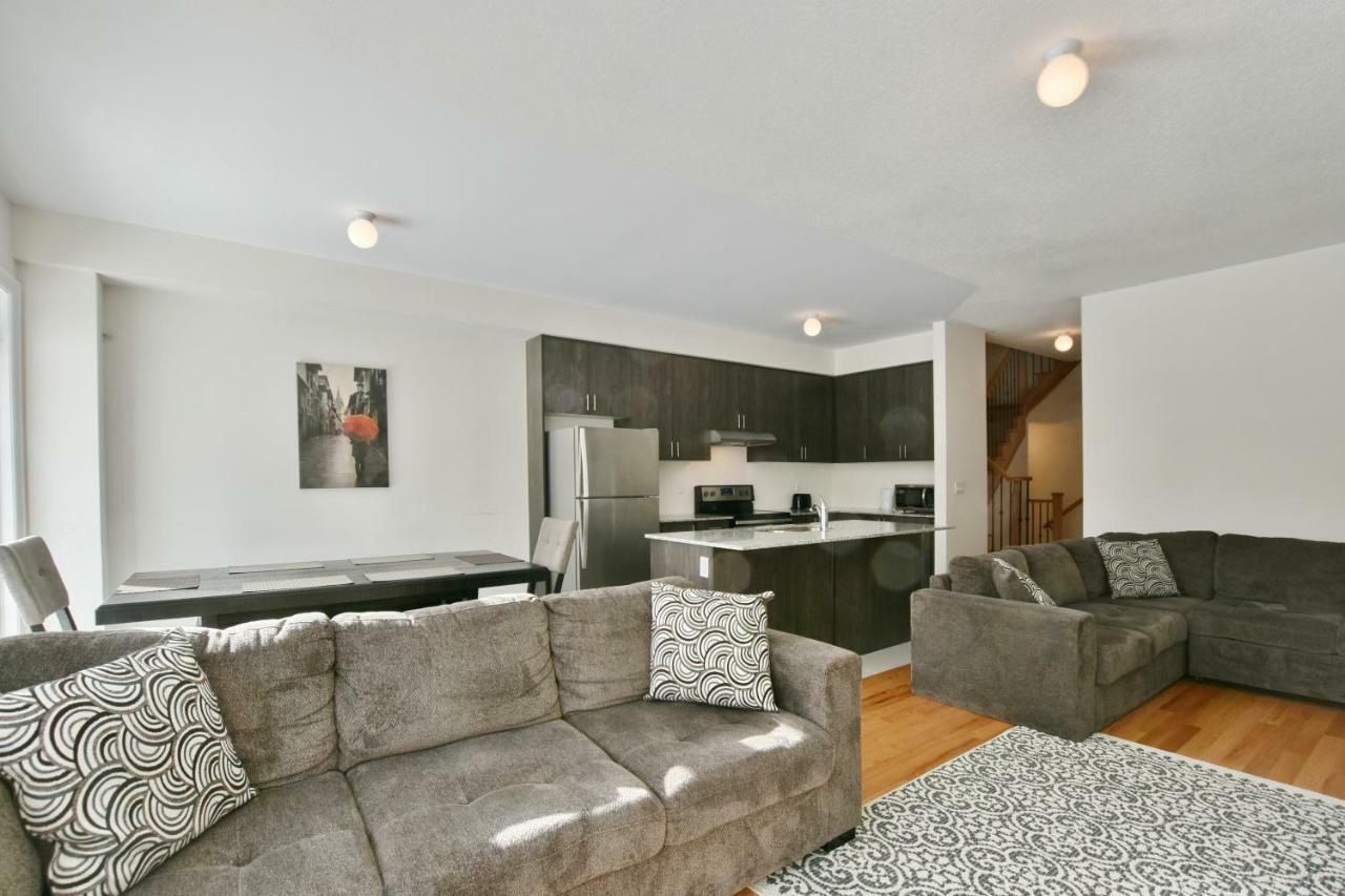 New Blue Mountain Village Snowbridge Executive Townhome Sleeps 10 With Outdoor Pool And Shuttle Nottawa Экстерьер фото